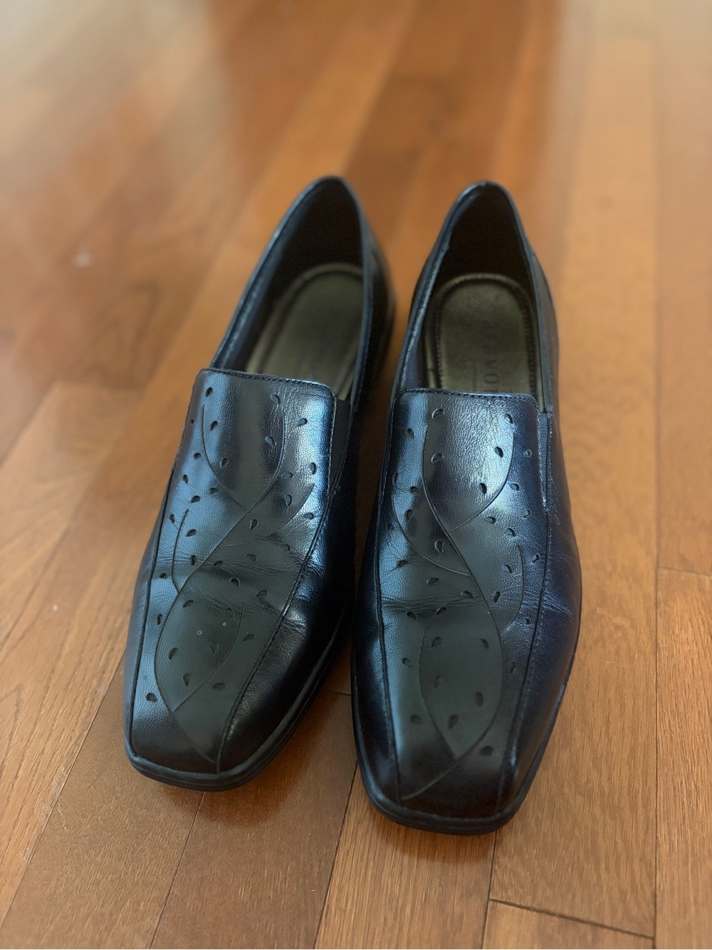 Aravon by New Balance Black Kiley Loafers